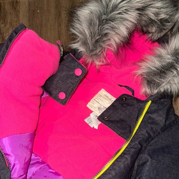 Deux par Deux Cat-Themed Snowsuit with Mittens and Booties Gray and Pink - Picture 4 of 4